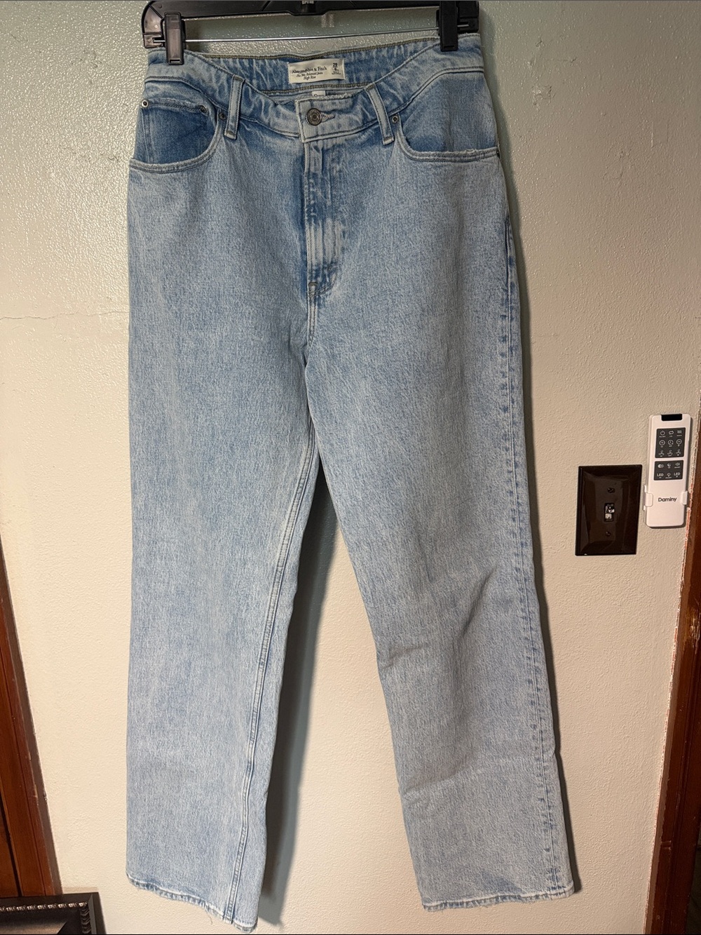 Abercrombie and Fitch High Rise 90s Relaxed Jean SIZE:29/8XL